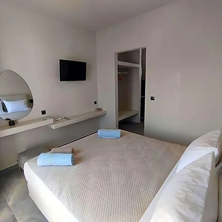 Meridiano Parikia (Paros)